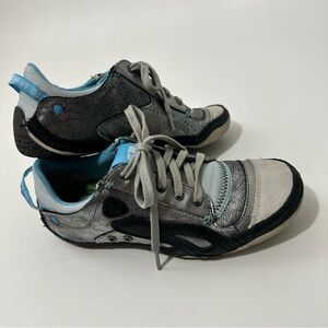 Cushe Boutique Leather Sneakers Metallic Silver Blue Women’s size 6